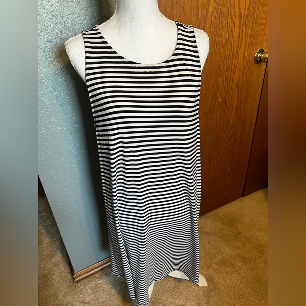 Women’s Old Navy Dress - Never Worn…Size XXL…🖤🤍🖤